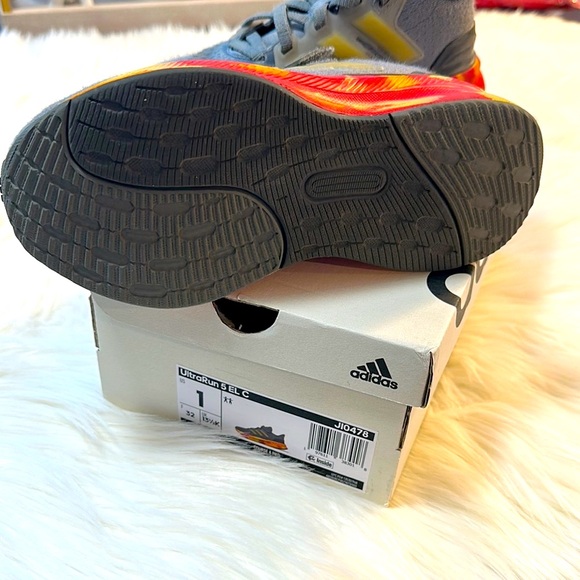 Adidas Gray and Red Sneakers with Breathable Mesh - Picture 3 of 3